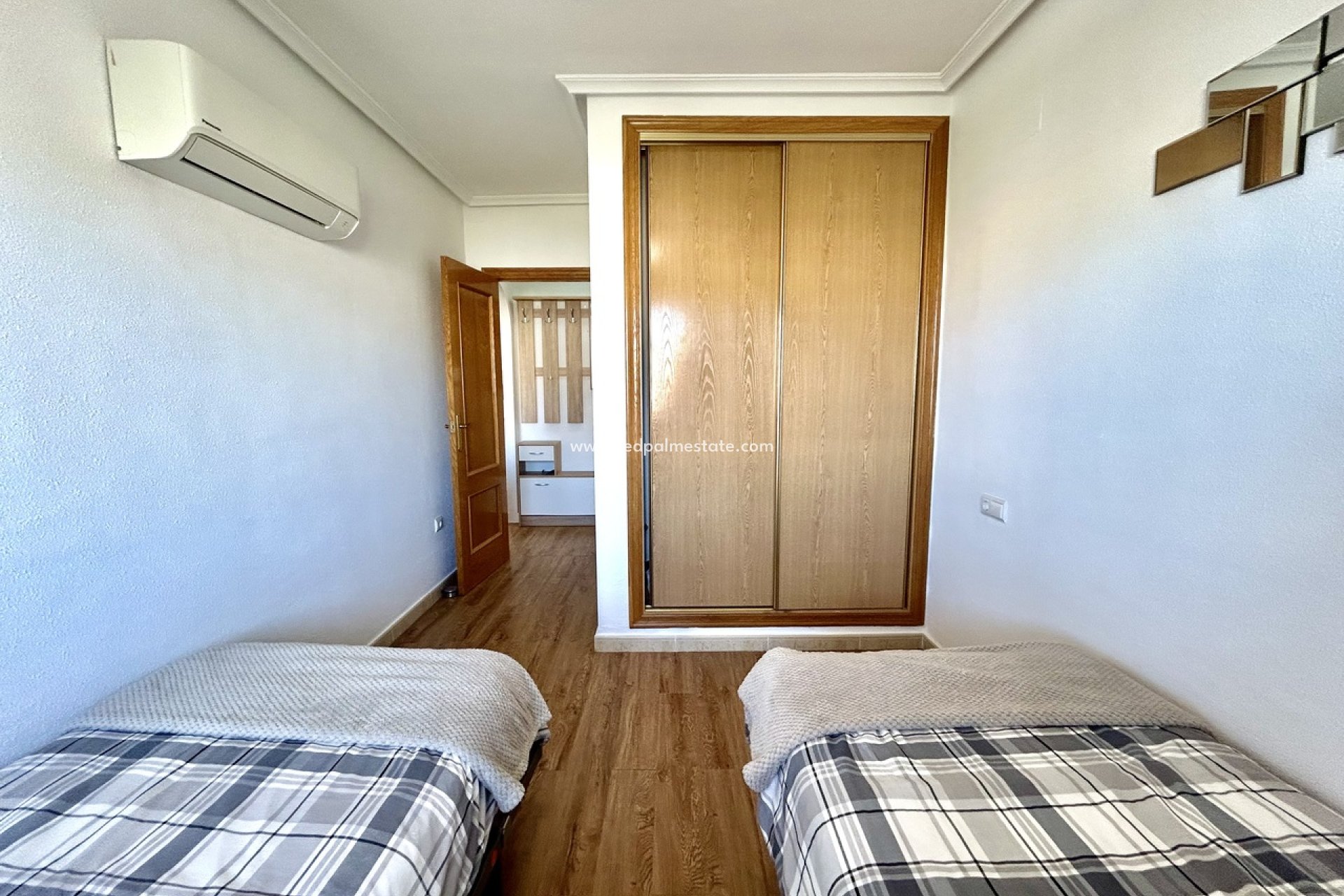Återförsäljning - Lägenhet -
Orihuela Costa - Villamartín