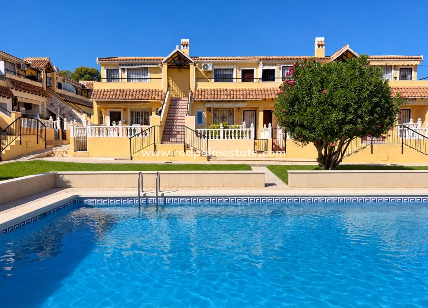 Återförsäljning - Lägenhet -
Orihuela Costa - Villamartín