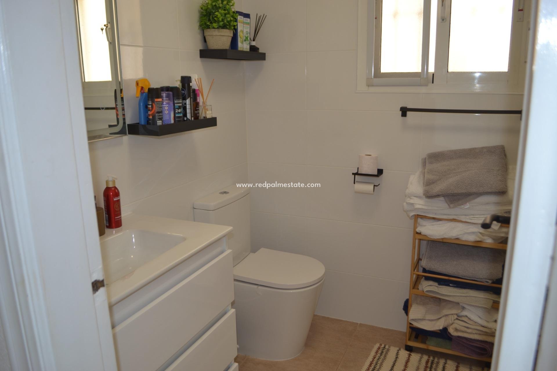 Återförsäljning - Lägenhet -
Orihuela Costa - Villamartín