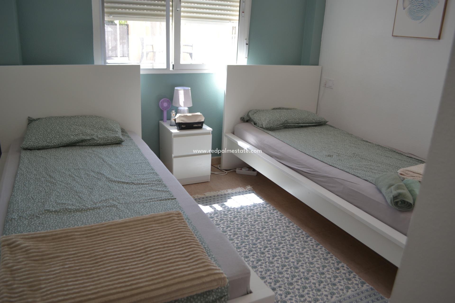 Återförsäljning - Lägenhet -
Orihuela Costa - Villamartín