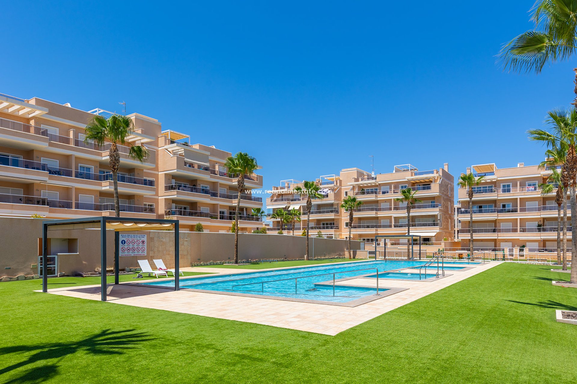 Återförsäljning - Lägenhet -
Orihuela Costa - Villamartín