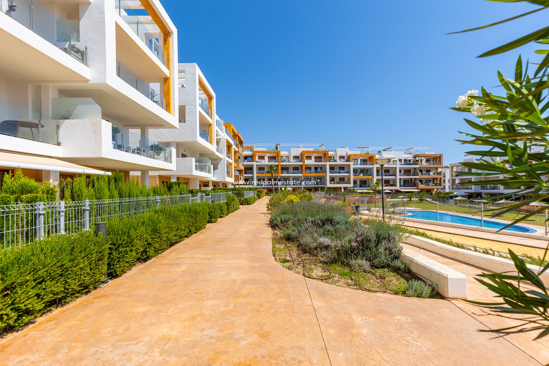 Återförsäljning - Lägenhet -
Orihuela Costa - Villamartín