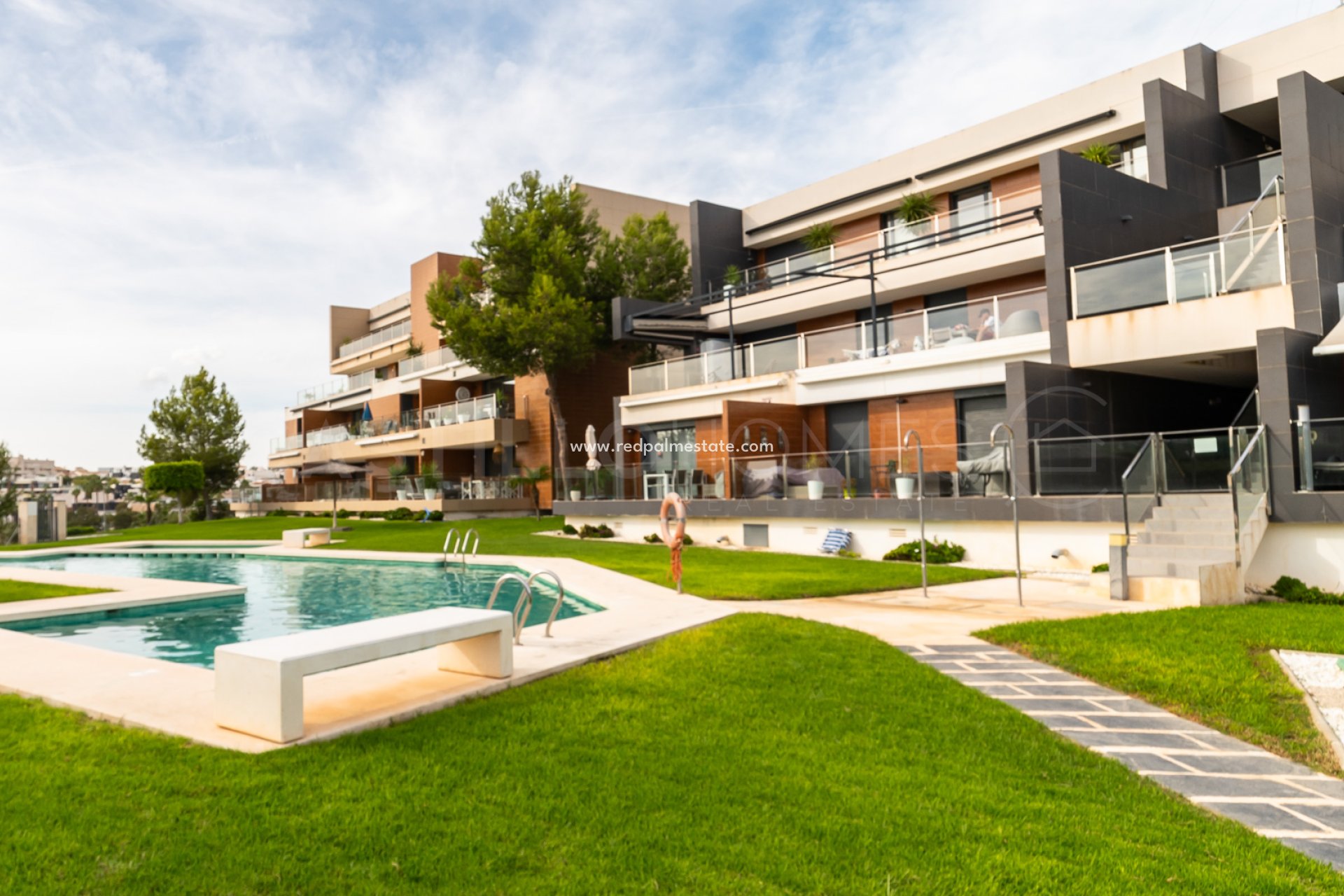 Återförsäljning - Lägenhet -
Orihuela Costa - Villamartín