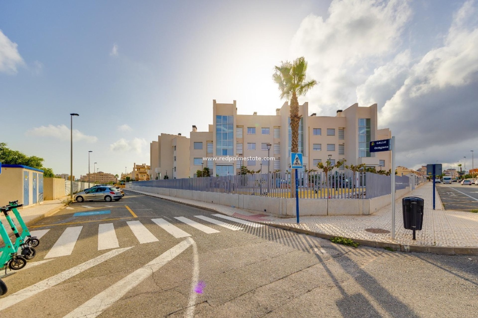 Återförsäljning - Lägenhet -
Orihuela Costa - Villamartín