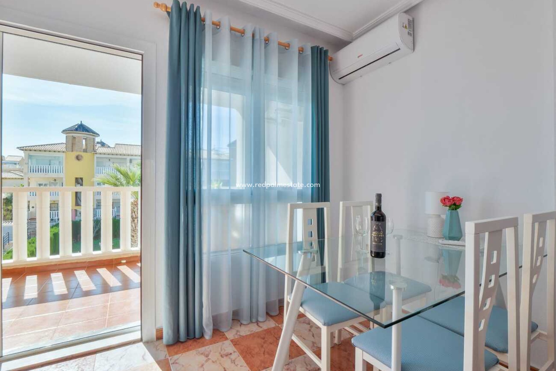 Återförsäljning - Lägenhet -
Orihuela Costa - Villamartín
