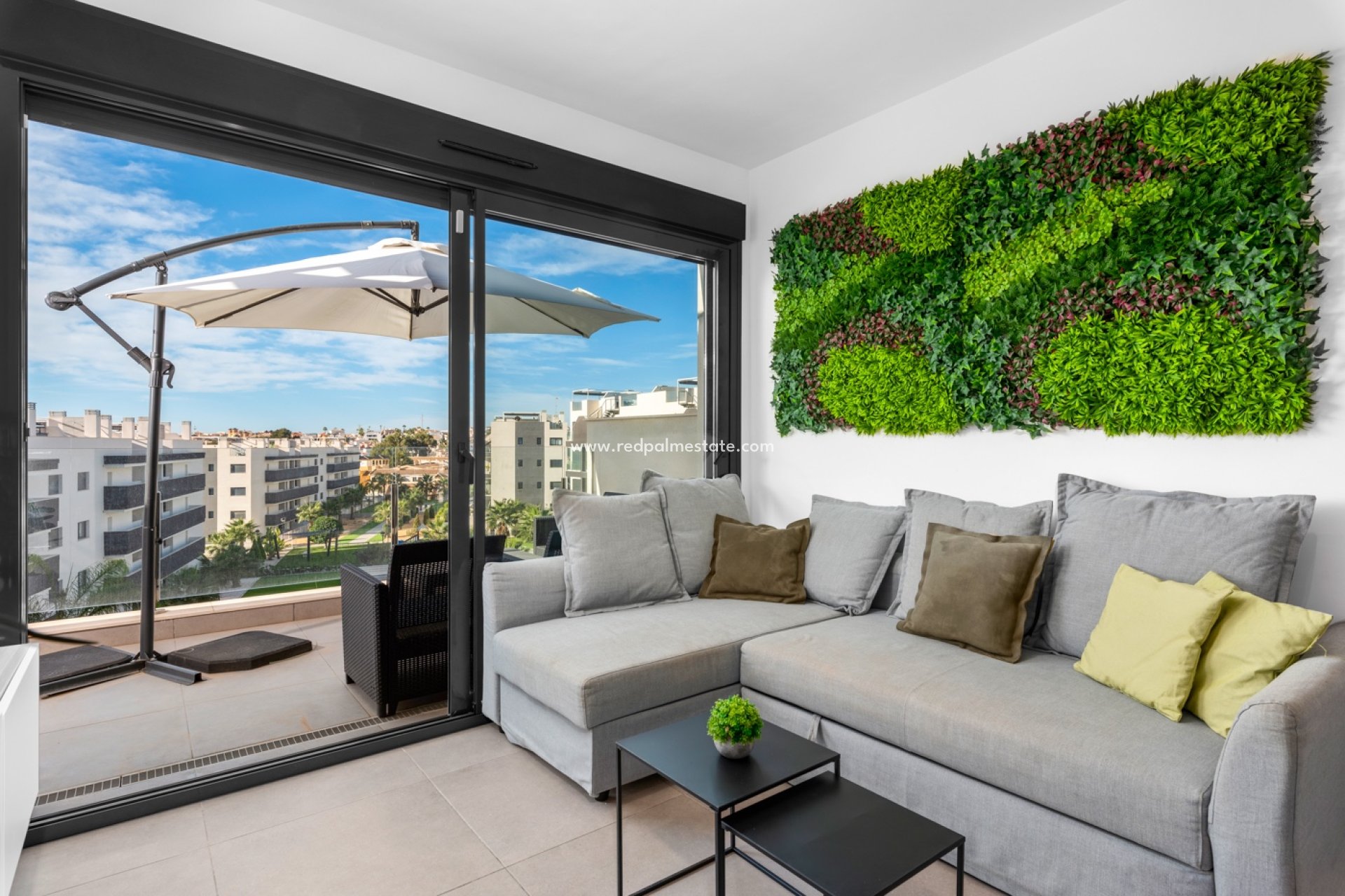 Återförsäljning - Lägenhet -
Orihuela Costa - Villamartín