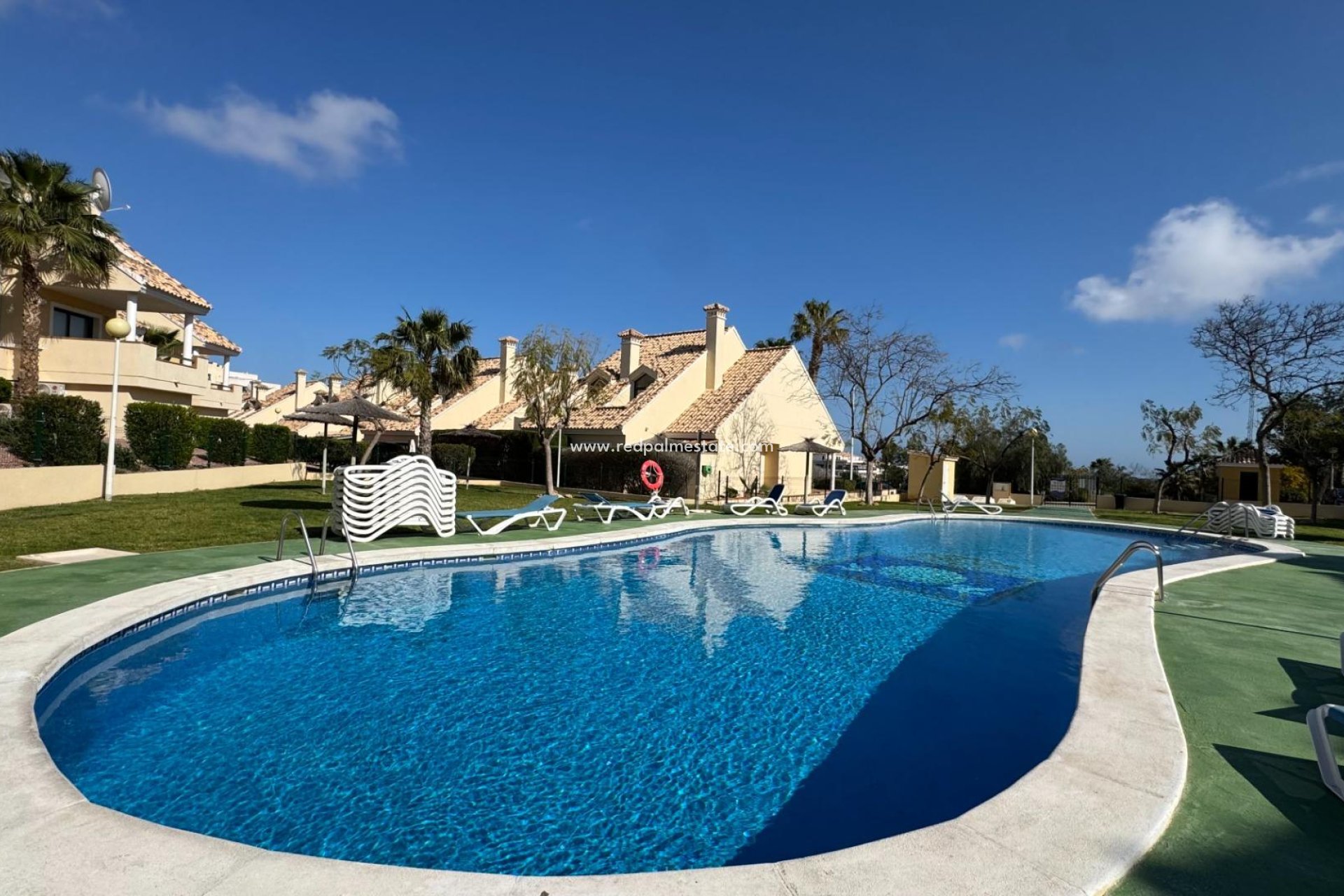 Återförsäljning - Lägenhet -
Orihuela Costa - Villamartín