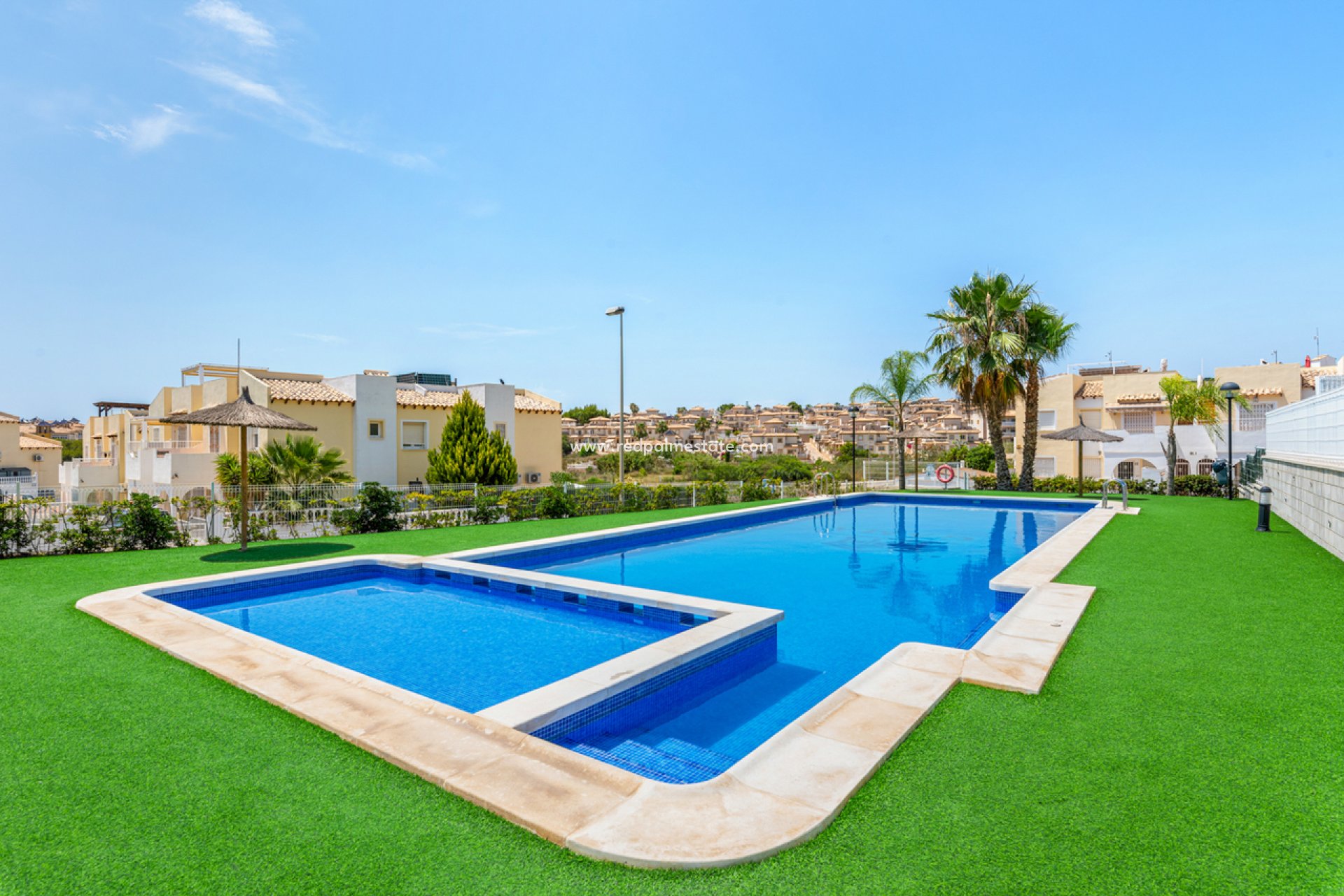 Återförsäljning - Lägenhet -
Orihuela Costa - Villamartín