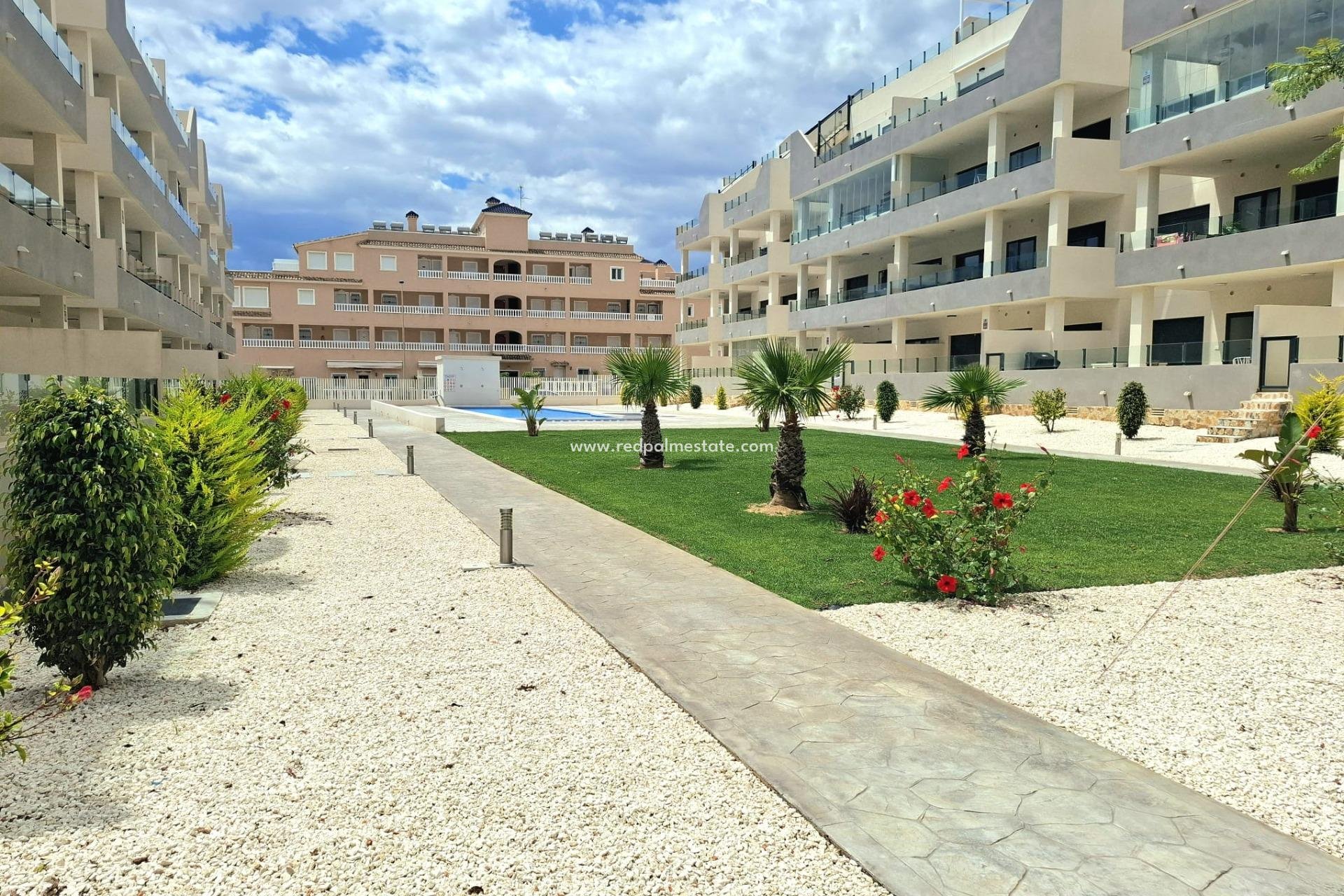 Återförsäljning - Lägenhet -
Orihuela Costa - Villamartín