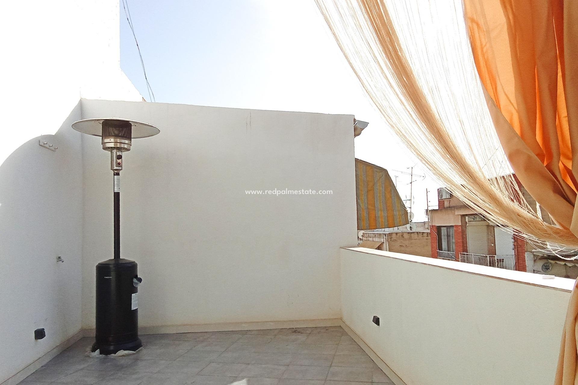 Återförsäljning - Lägenhet Penthouse -
Alicante - Altozano