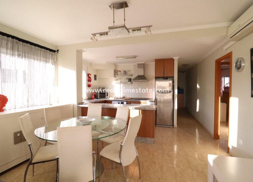 Återförsäljning - Lägenhet Penthouse -
Orihuela Costa - Campoamor