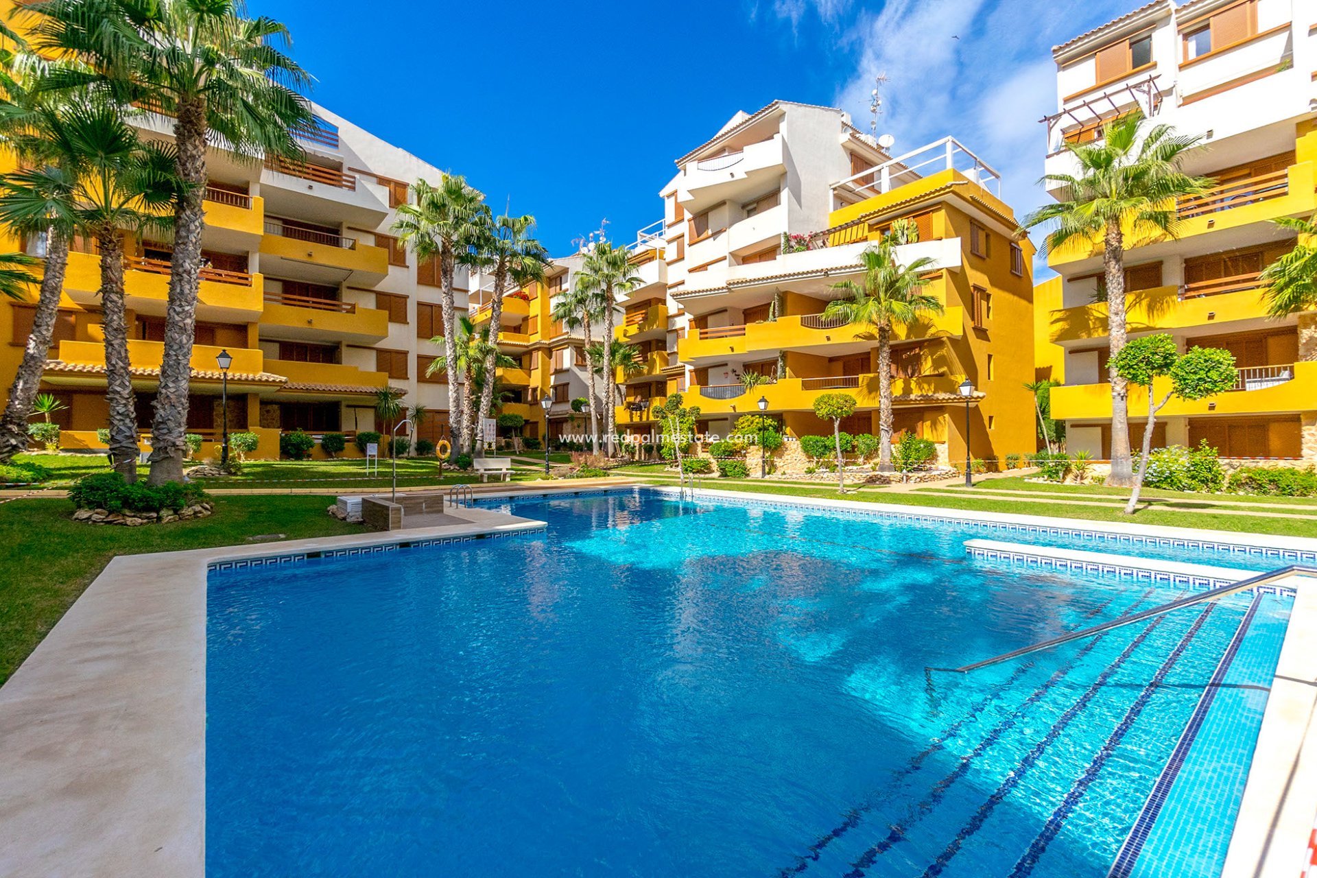 Återförsäljning - Lägenhet Penthouse -
Orihuela Costa - Costa Blanca