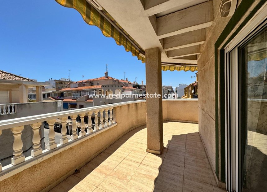 Återförsäljning - Lägenhet Penthouse -
Torrevieja - Habaneras