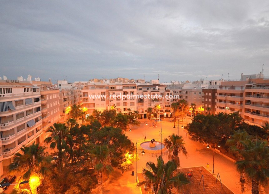 Återförsäljning - Lägenhet Penthouse -
Torrevieja - Playa del Cura