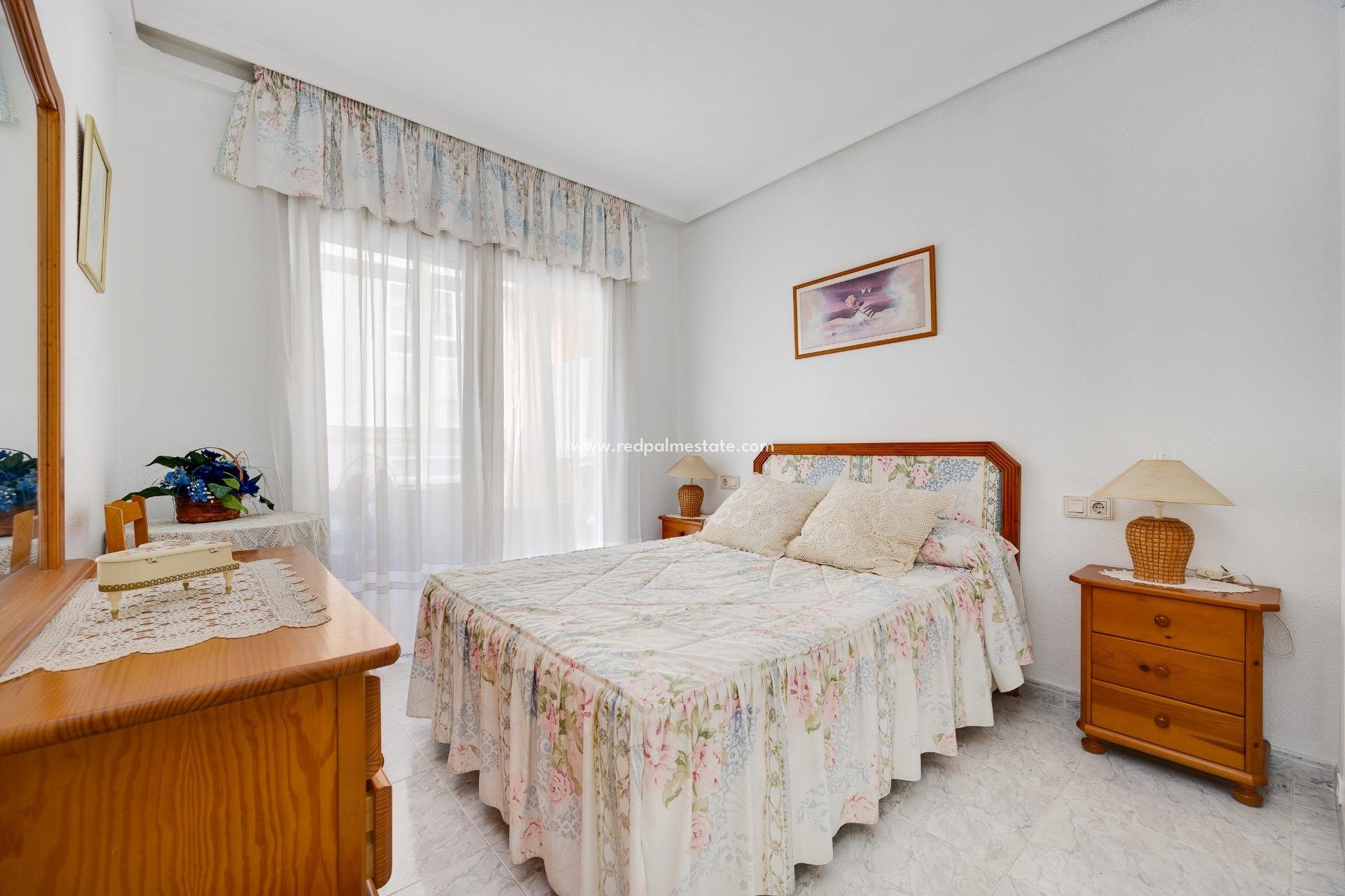 Återförsäljning - Lägenhet -
Torrevieja - Antonio Machado