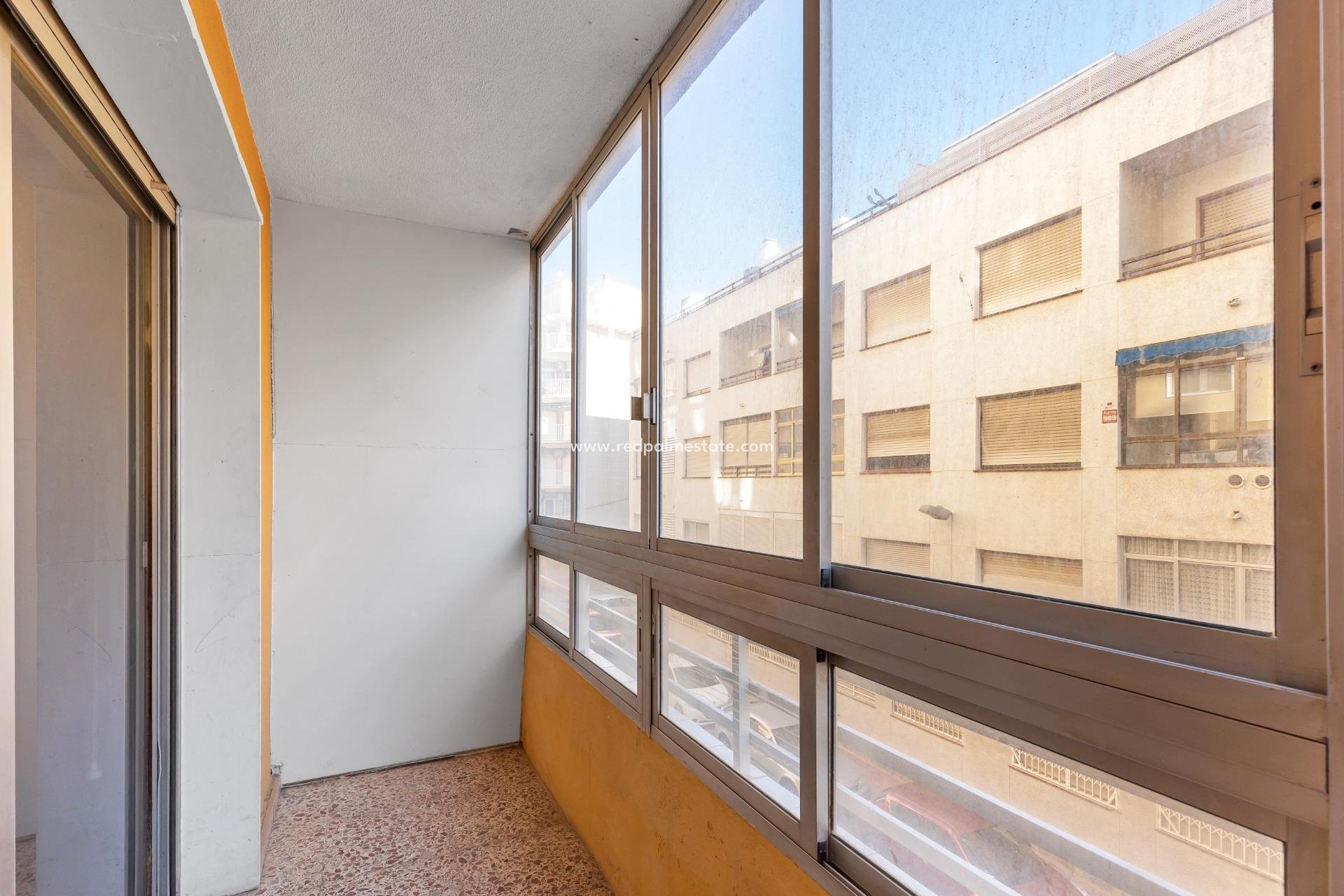 Återförsäljning - Lägenhet -
Torrevieja - Centro Torrevieja