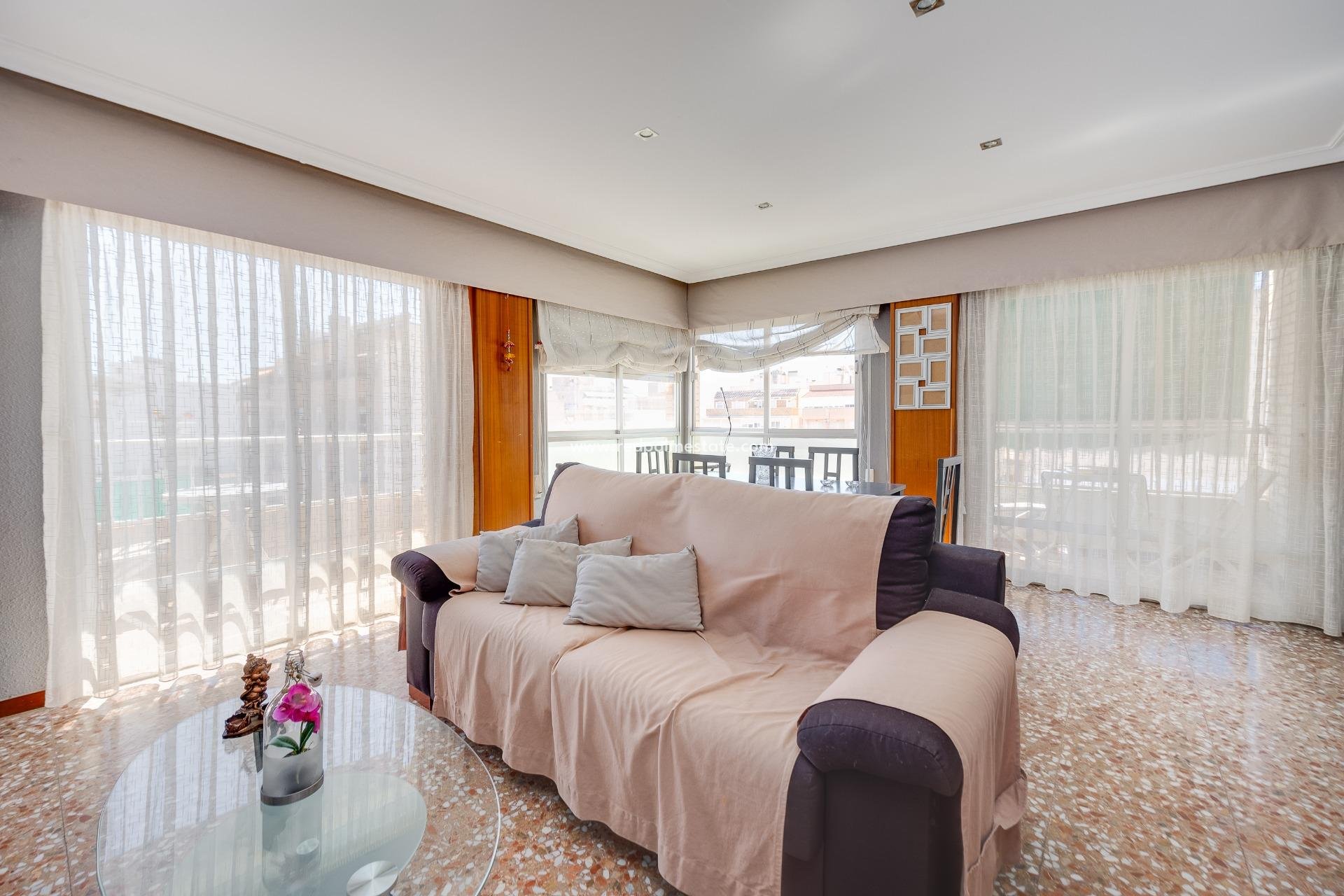 Återförsäljning - Lägenhet -
Torrevieja - Centro Torrevieja
