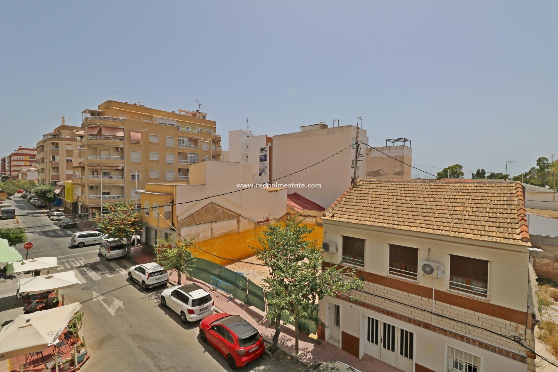 Återförsäljning - Lägenhet -
Torrevieja - El Acequión - Los Náufragos