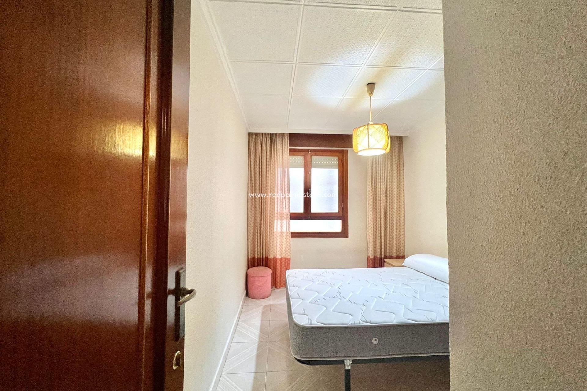 Återförsäljning - Lägenhet -
Torrevieja - El Acequión - Los Náufragos