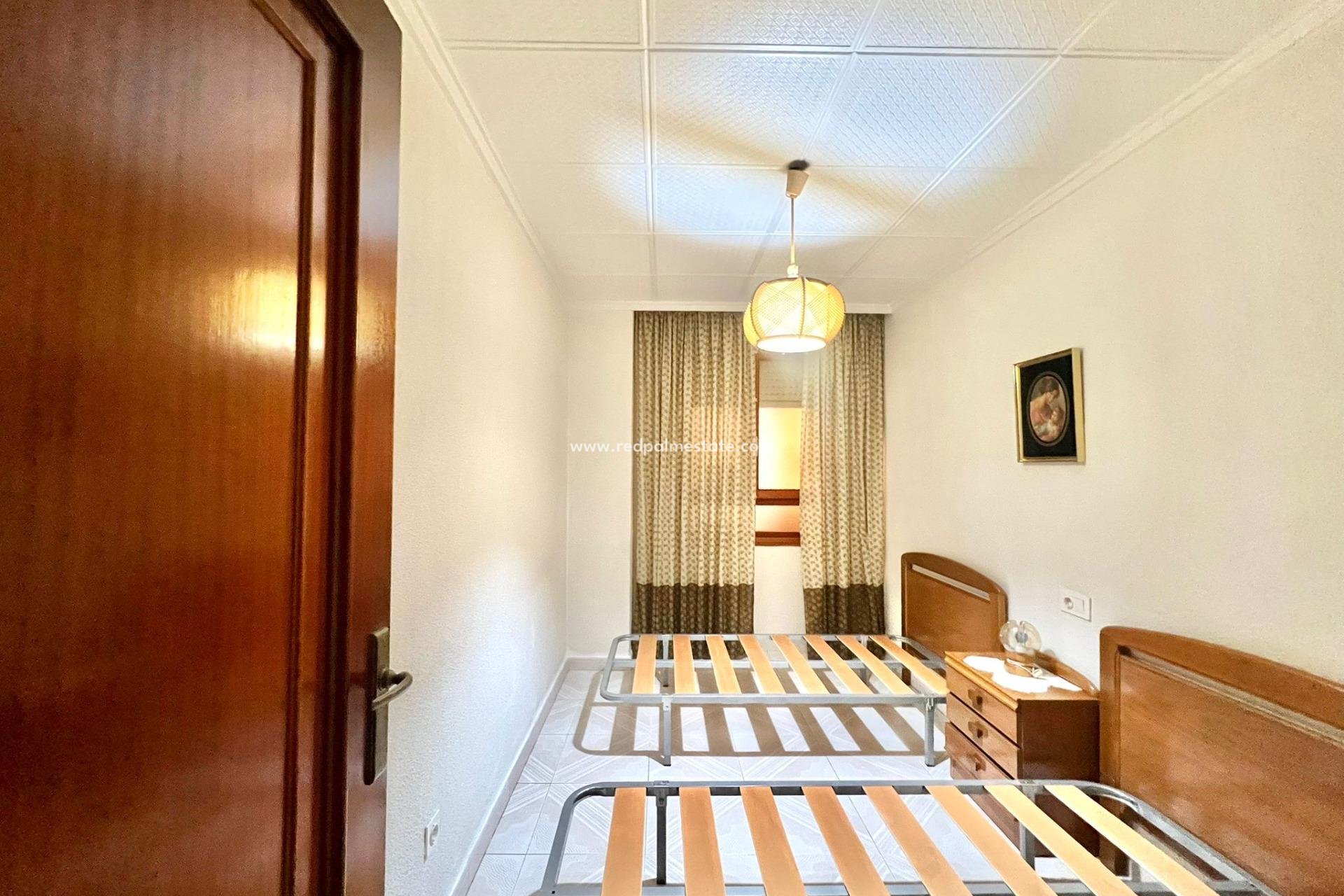 Återförsäljning - Lägenhet -
Torrevieja - El Acequión - Los Náufragos