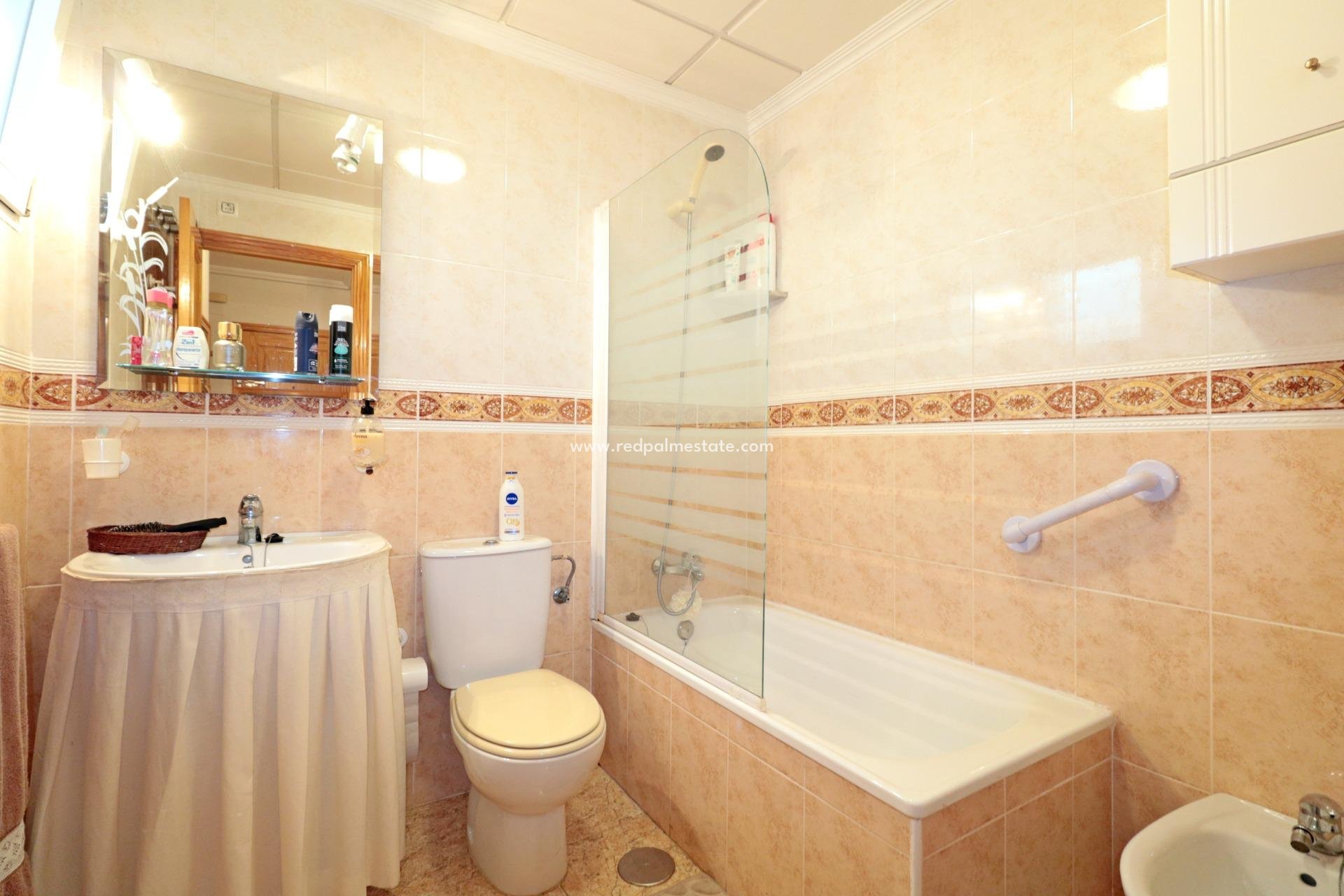 Återförsäljning - Lägenhet -
Torrevieja - El Acequión - Los Náufragos