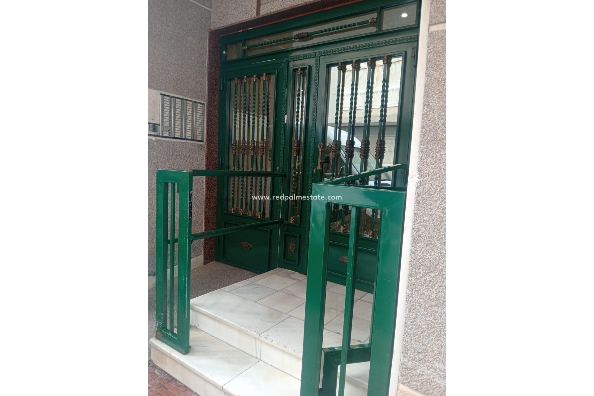 Återförsäljning - Lägenhet -
Torrevieja - El Acequión - Los Náufragos