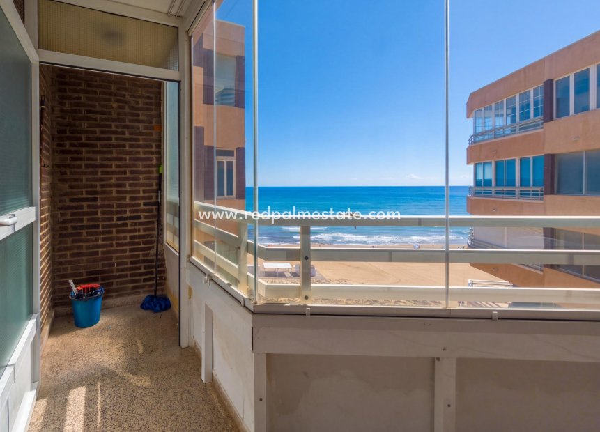 Återförsäljning - Lägenhet -
Torrevieja - La Mata