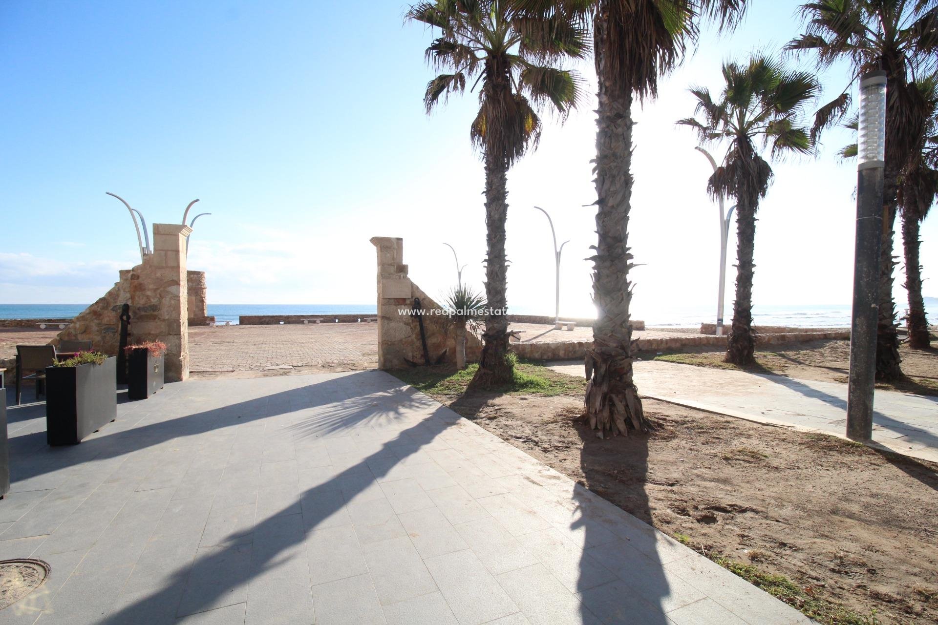 Återförsäljning - Lägenhet -
Torrevieja - La Mata