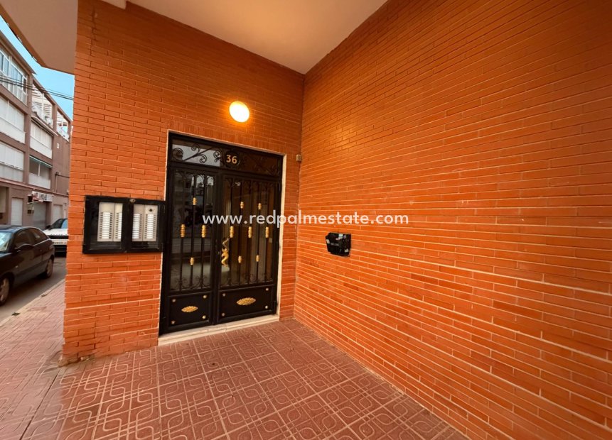 Återförsäljning - Lägenhet -
Torrevieja - La Mata