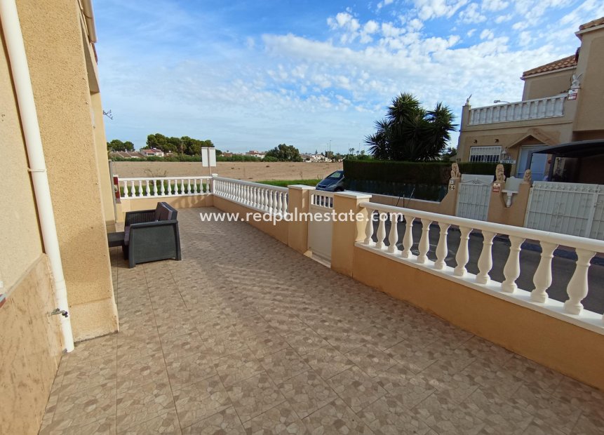 Återförsäljning - Lägenhet -
Torrevieja - La Siesta - El Salado -  Torreta