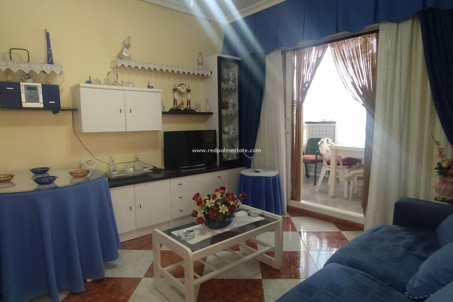 Återförsäljning - Lägenhet -
Torrevieja - Los Europeos