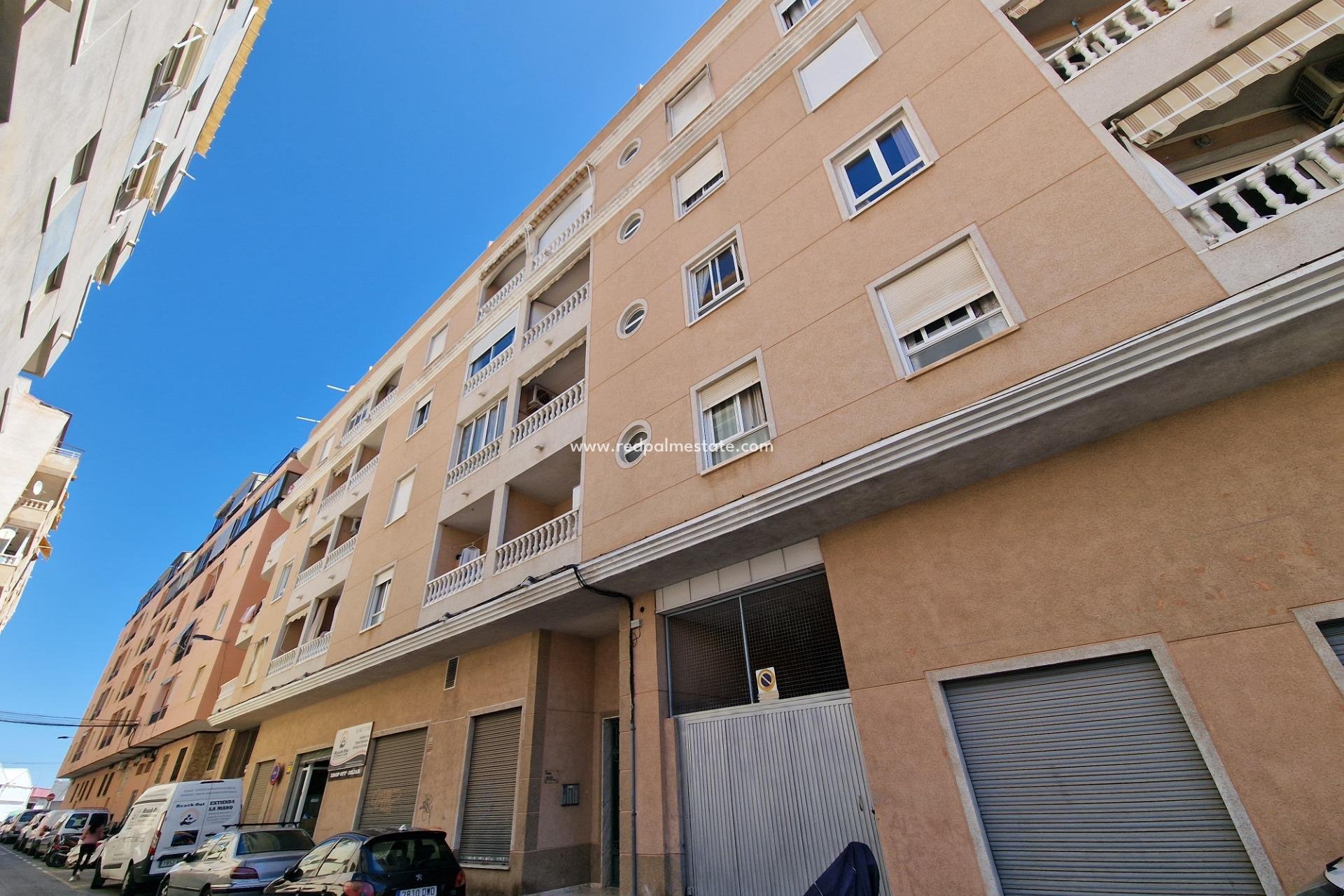 Återförsäljning - Lägenhet -
Torrevieja - Nueva Torrevieja - Aguas Nuevas