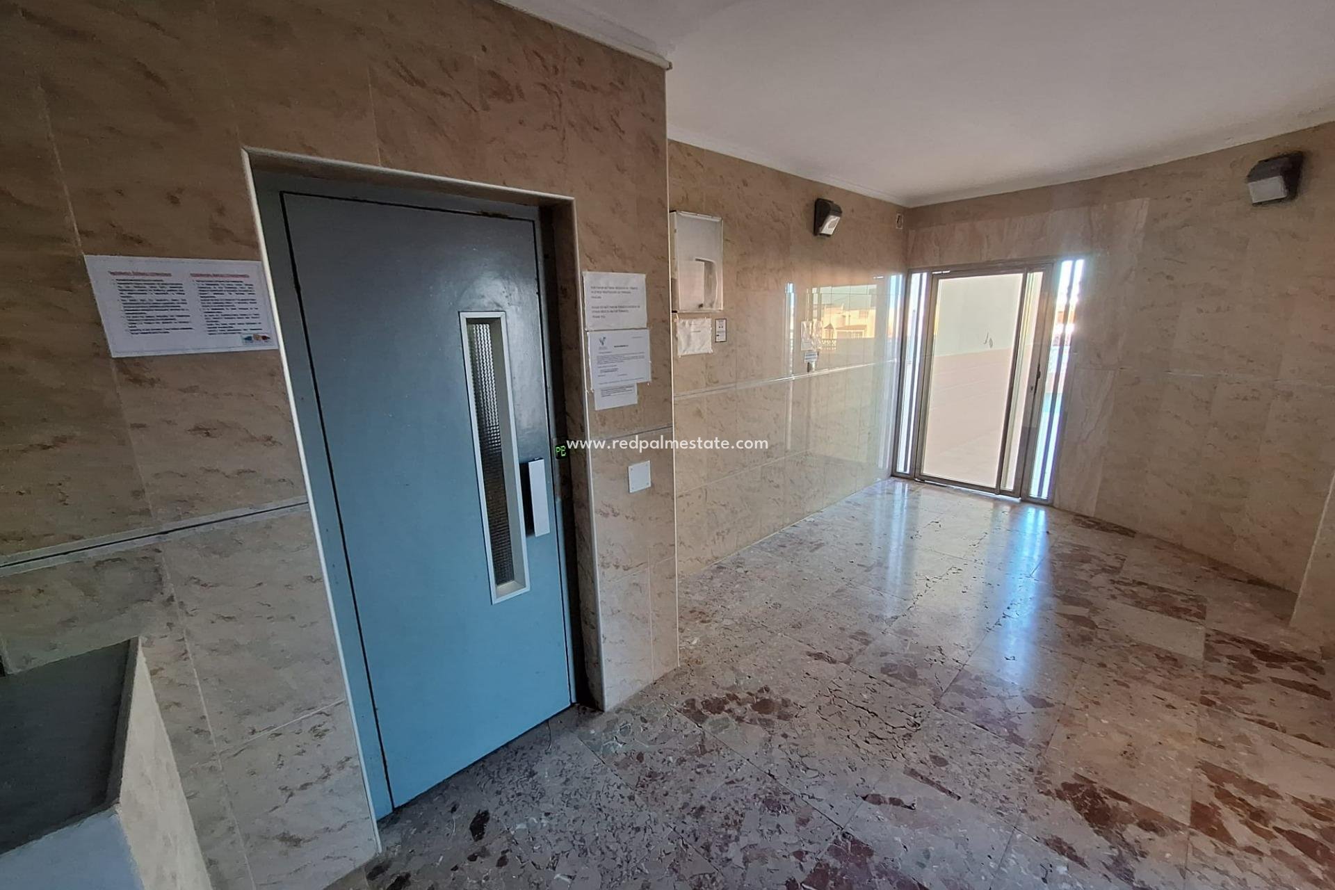 Återförsäljning - Lägenhet -
Torrevieja - Nueva Torrevieja - Aguas Nuevas