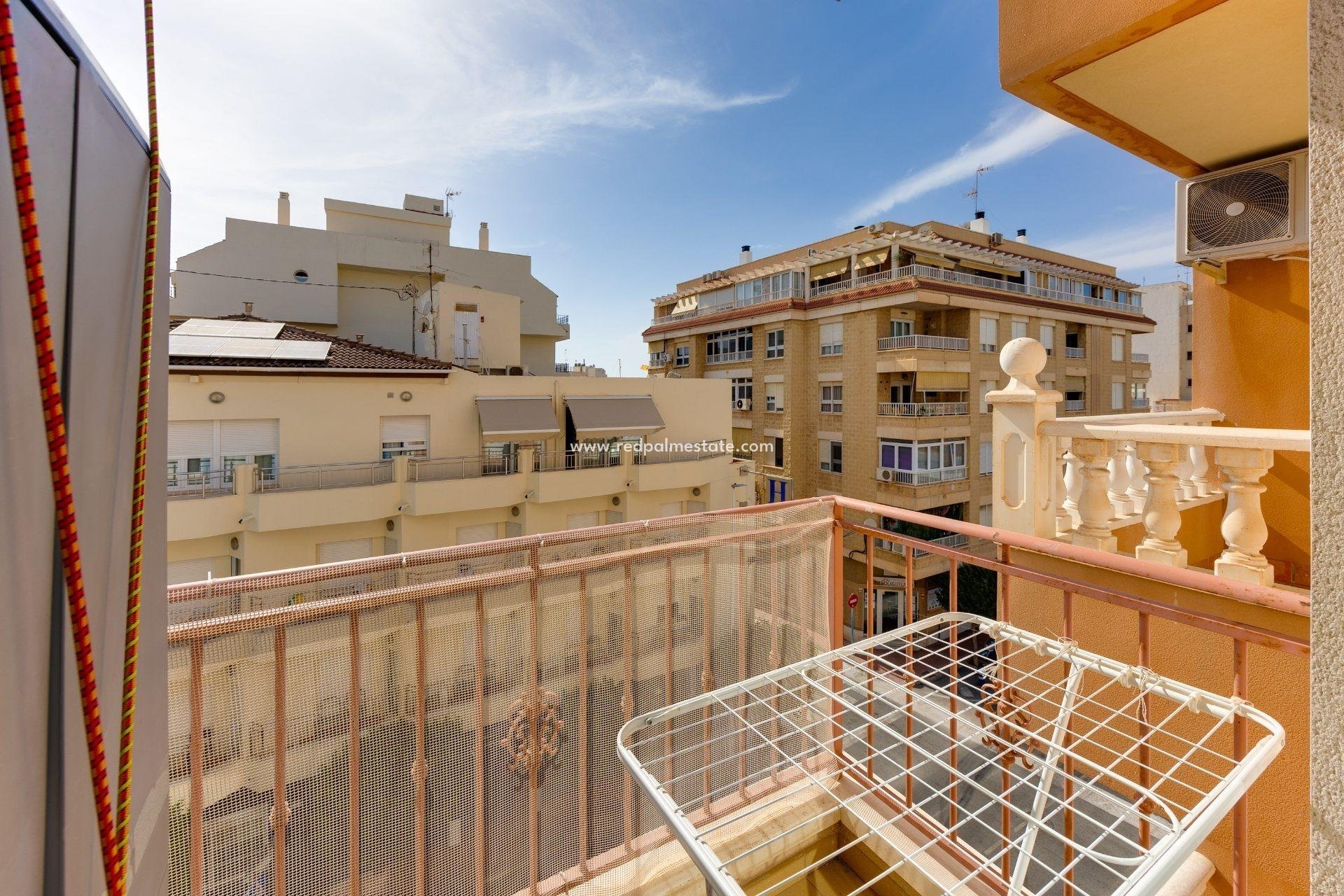 Återförsäljning - Lägenhet -
Torrevieja - PARQUE DE LAS NACIONES
