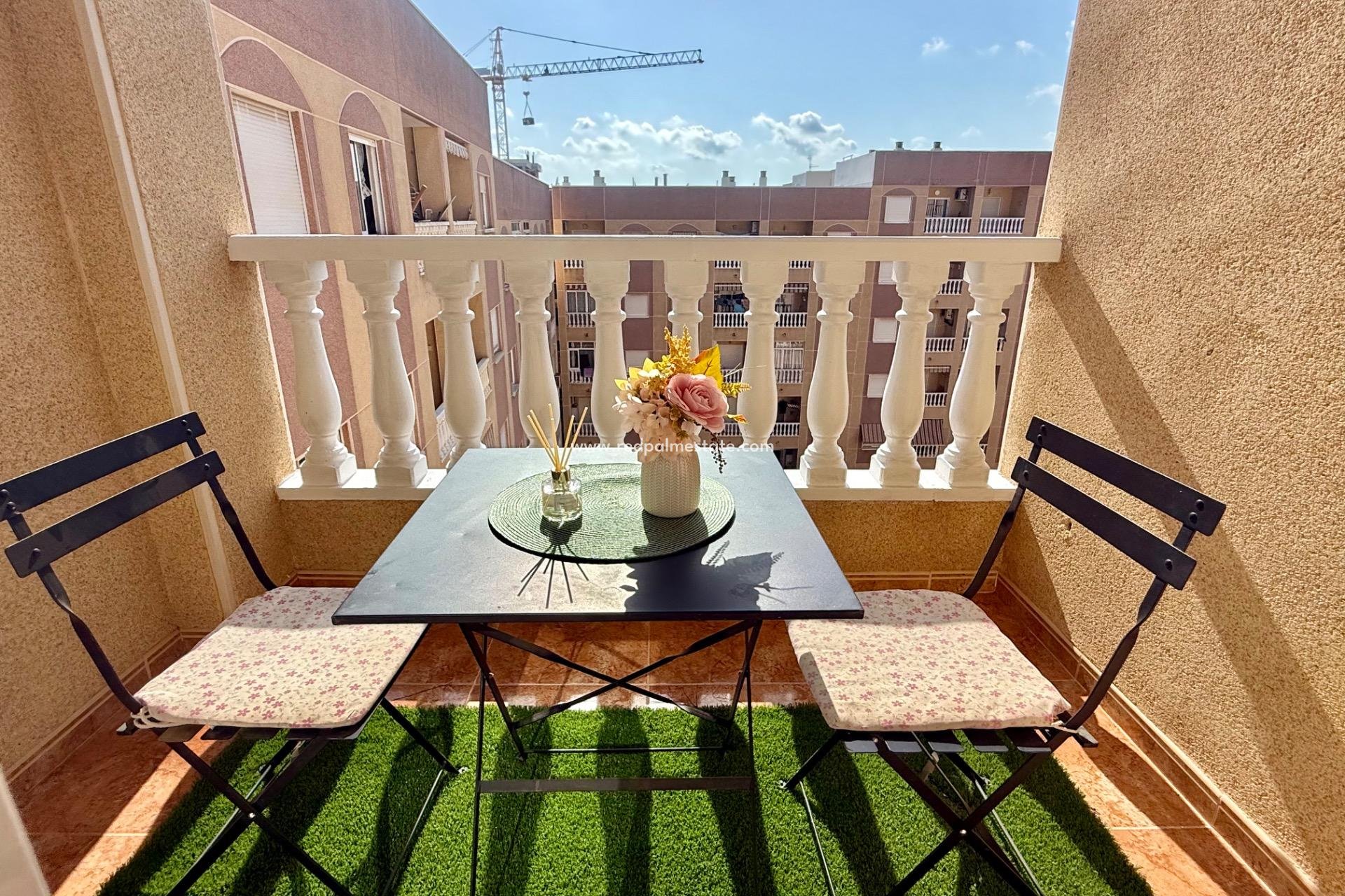 Återförsäljning - Lägenhet -
Torrevieja - PARQUE DE LAS NACIONES