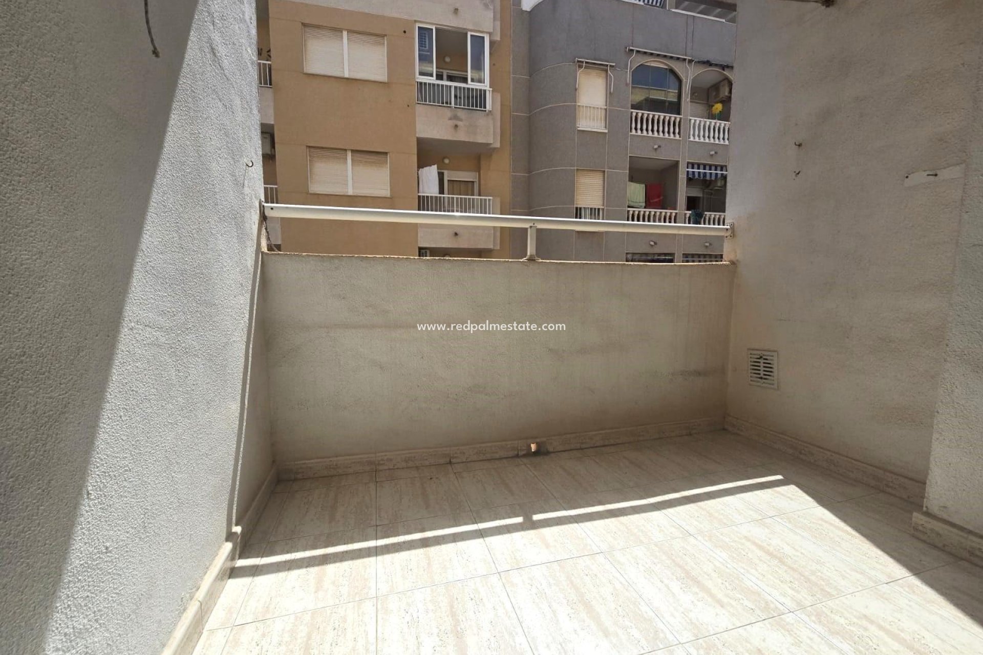 Återförsäljning - Lägenhet -
Torrevieja - Playa de los Locos
