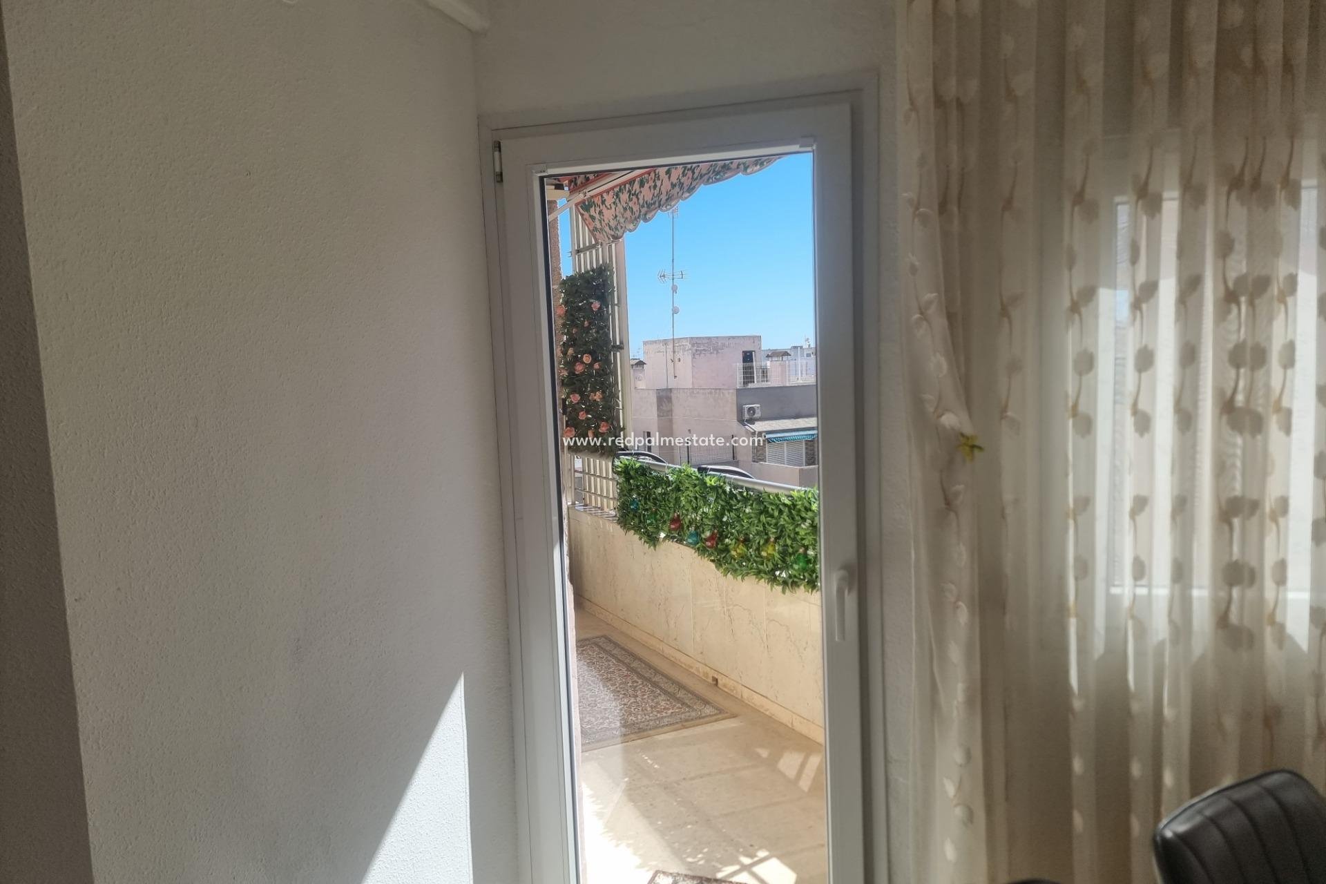 Återförsäljning - Lägenhet -
Torrevieja - Playa de los Locos