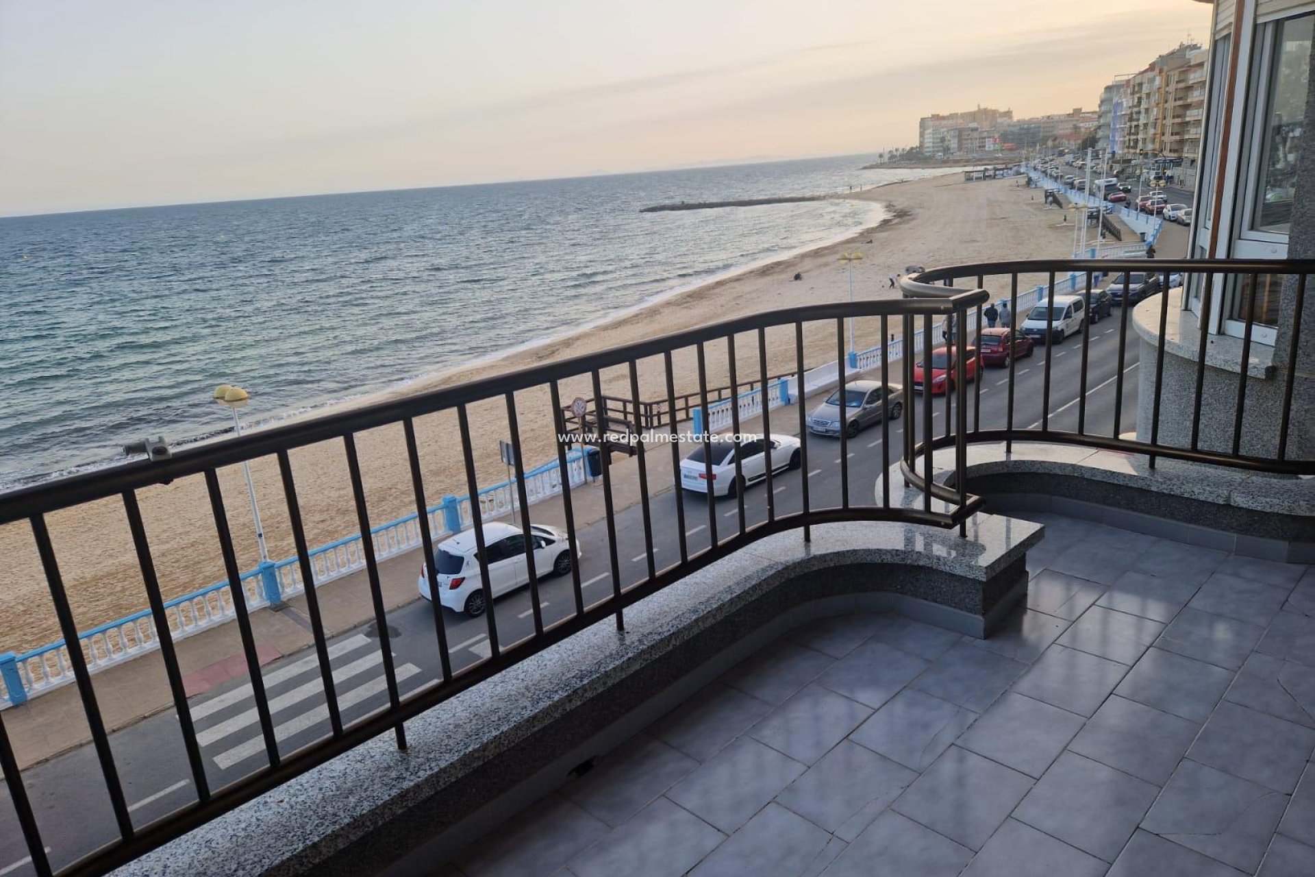 Återförsäljning - Lägenhet -
Torrevieja - Playa de los Locos