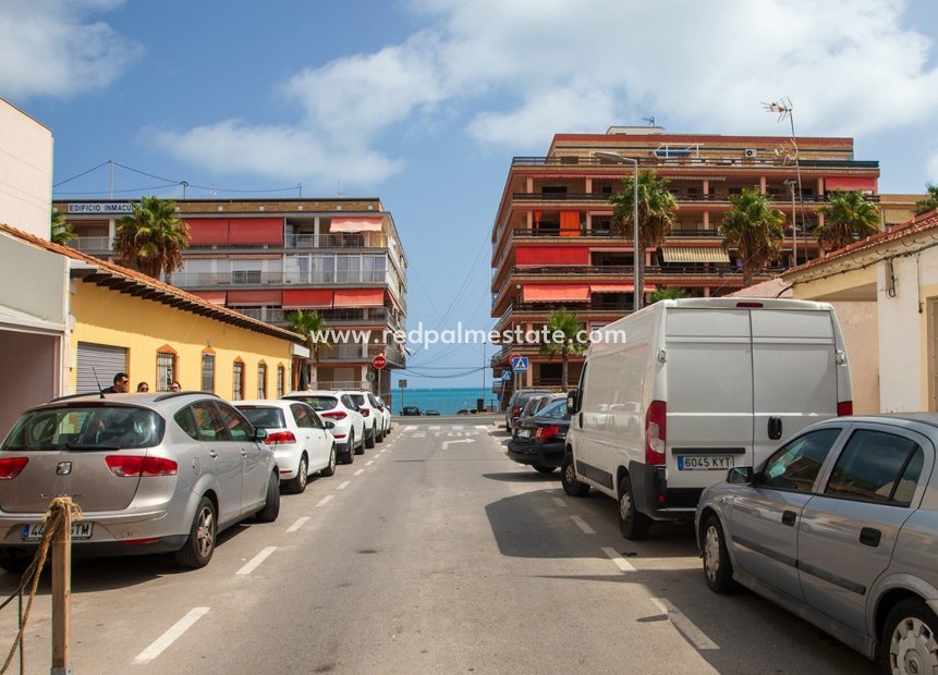 Återförsäljning - Lägenhet -
Torrevieja - Playa de los Naufragos