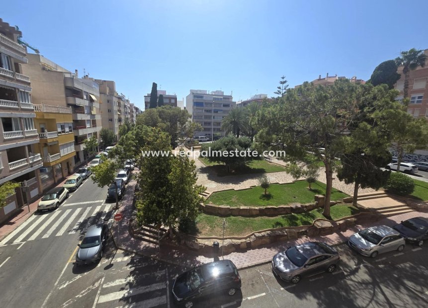 Återförsäljning - Lägenhet -
Torrevieja - Playa del Cura