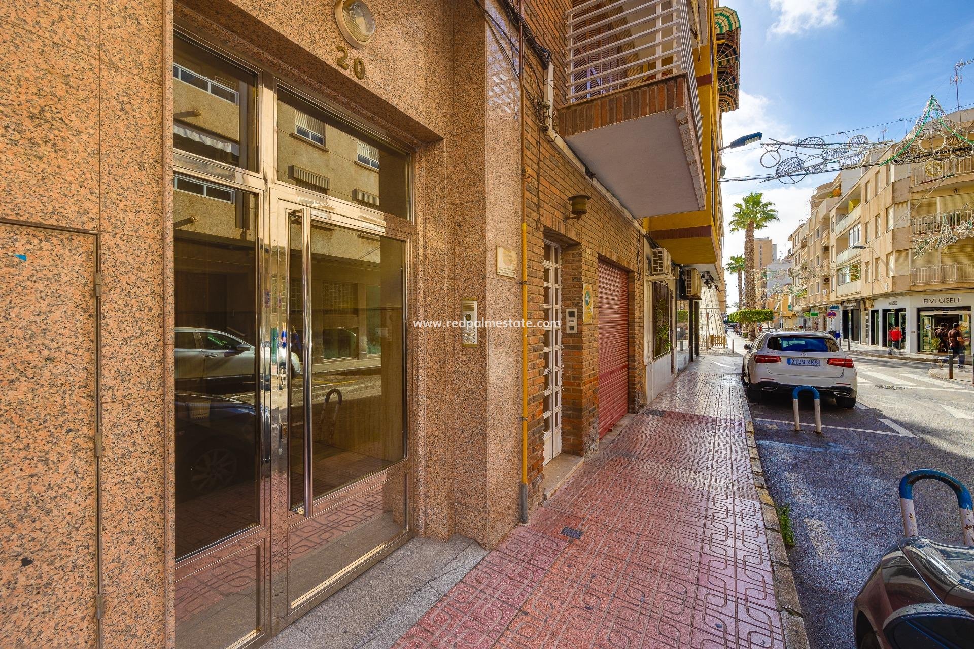 Återförsäljning - Lägenhet -
Torrevieja - Playa del Cura
