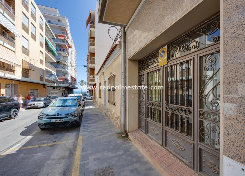 Återförsäljning - Lägenhet -
Torrevieja - Playa del Cura