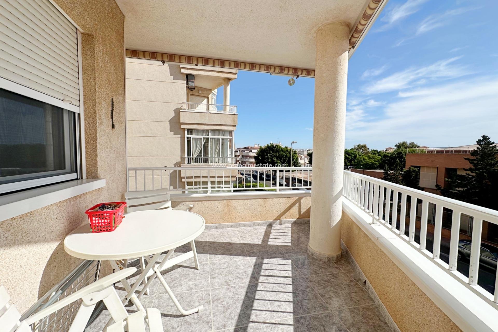 Återförsäljning - Lägenhet -
Torrevieja - Playa del Cura