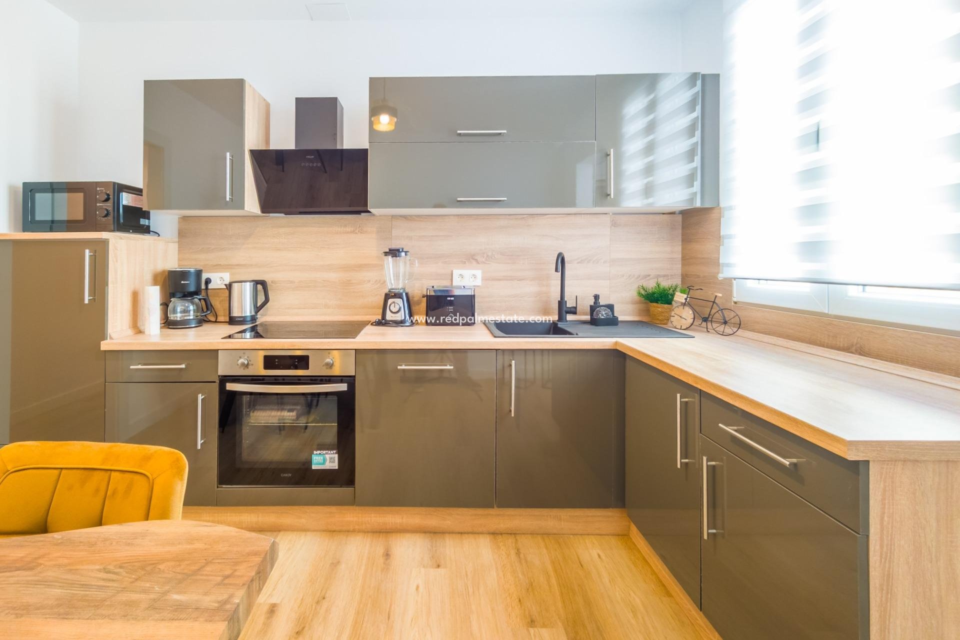 Återförsäljning - Lägenhet -
Torrevieja - Playa del Cura