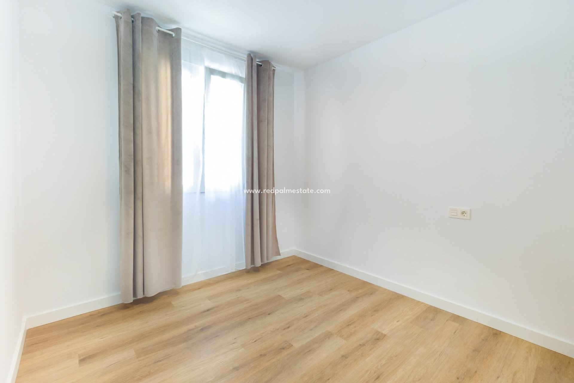 Återförsäljning - Lägenhet -
Torrevieja - Playa del Cura