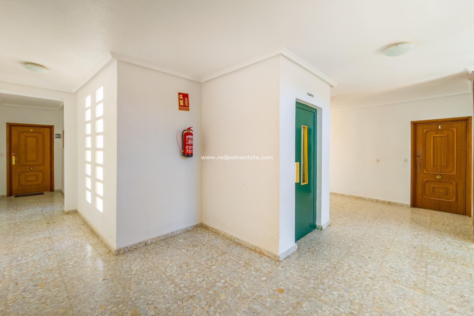 Återförsäljning - Lägenhet -
Torrevieja - Playa del Cura