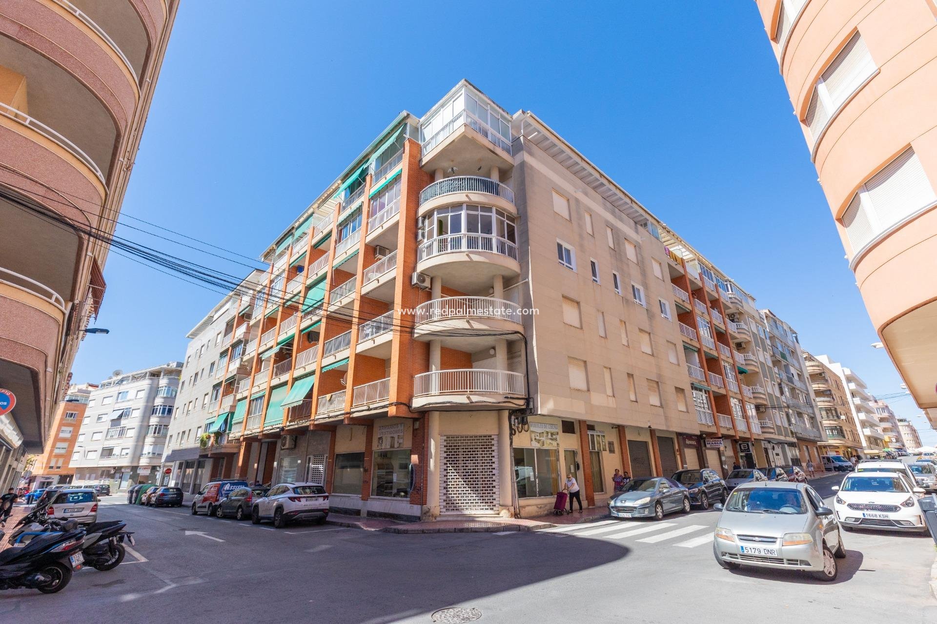 Återförsäljning - Lägenhet -
Torrevieja - Playa del Cura