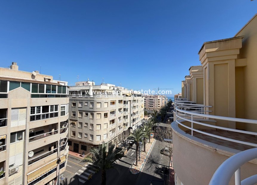 Återförsäljning - Lägenhet -
Torrevieja - Playa del Cura