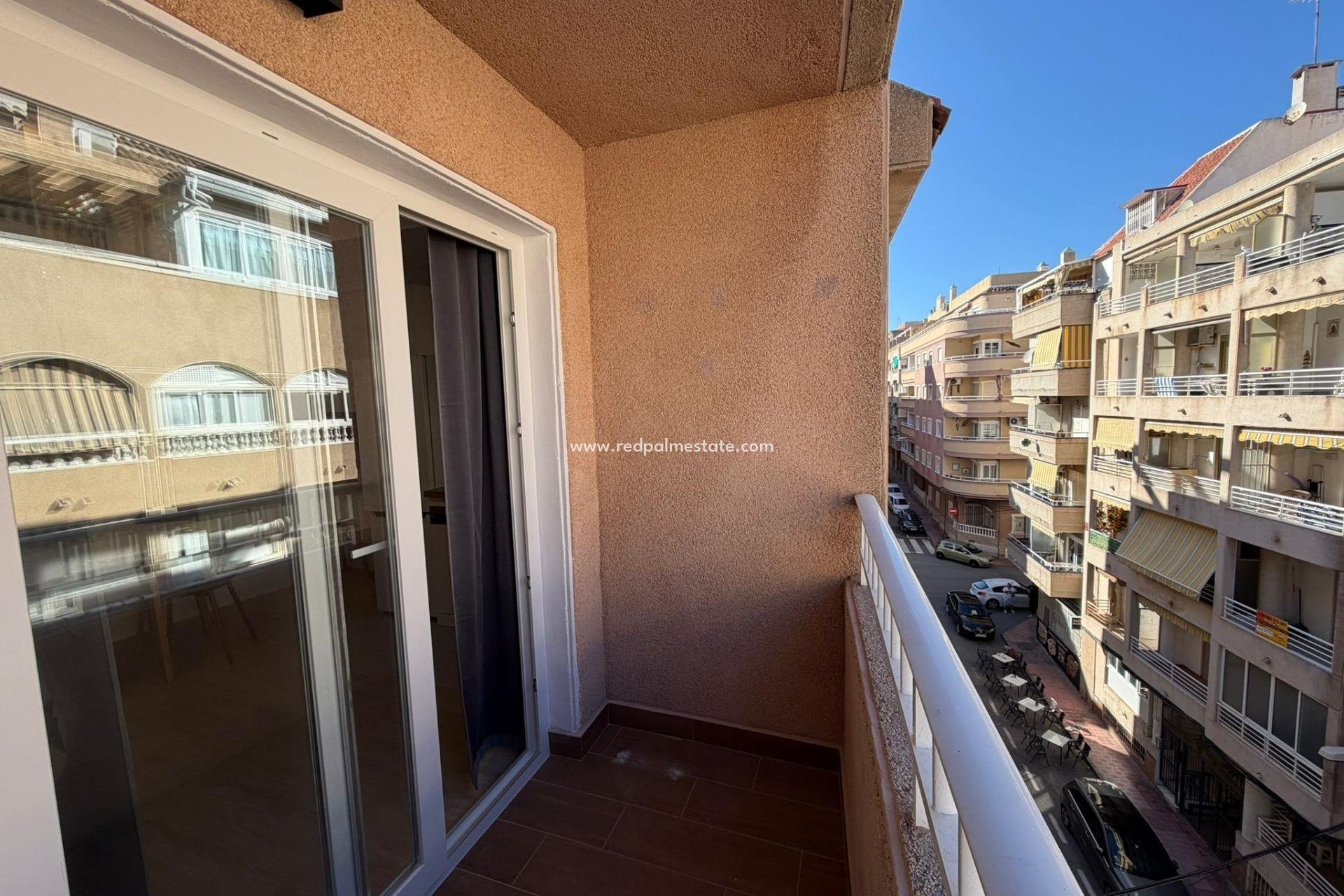 Återförsäljning - Lägenhet -
Torrevieja - Playa del Cura