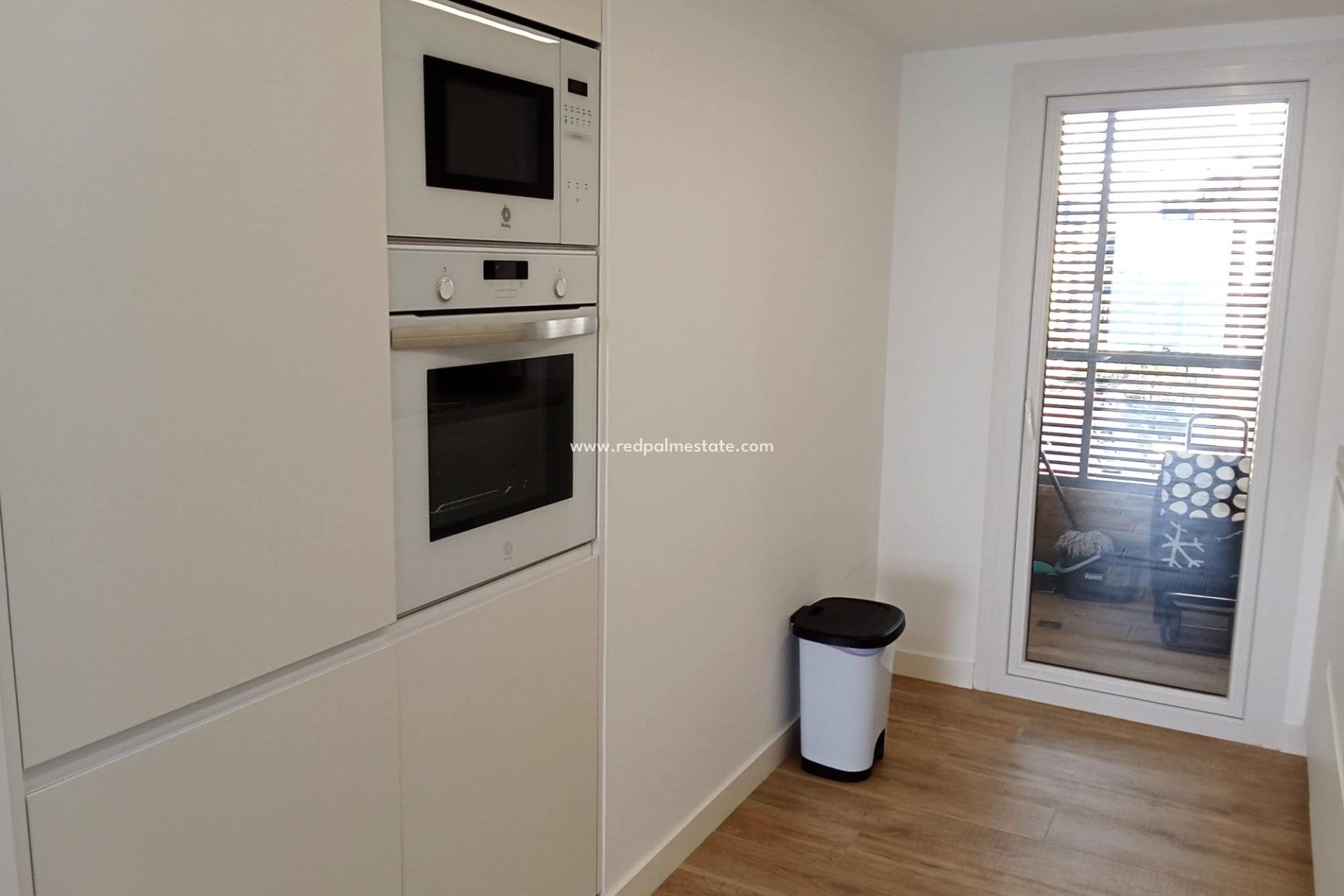 Återförsäljning - Lägenhet -
Torrevieja - Punta prima